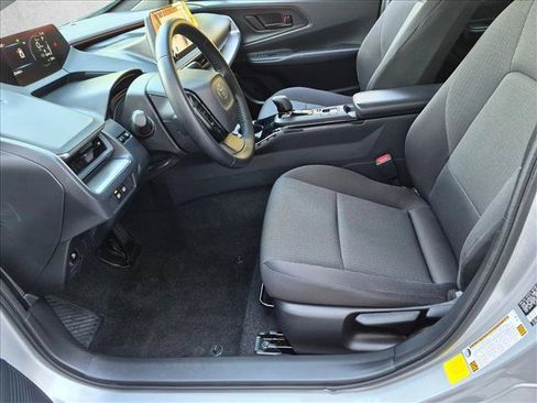 Certified 2025 Toyota Prius LE FWD image 14