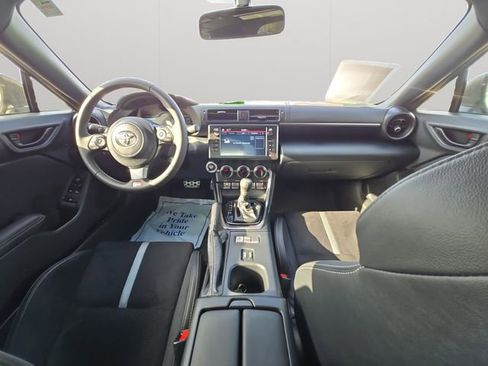 Used 2025 Toyota GR86 Premium w/ Performance Package RWD image 18