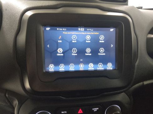 Used 2021 Jeep Renegade Latitude AWD/4WD image 25