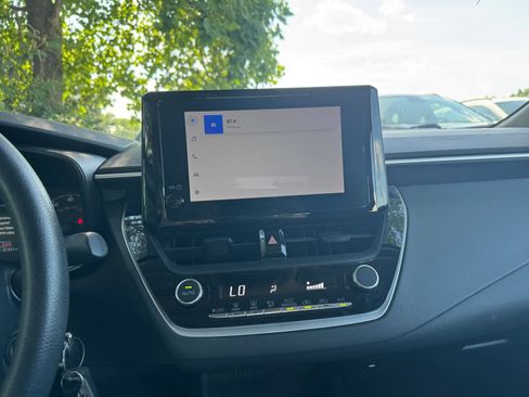 Used 2023 Toyota Corolla LE FWD image 17