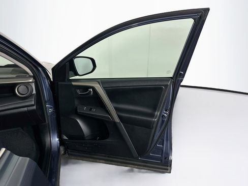 Used 2014 Toyota RAV4 Limited FWD image 32
