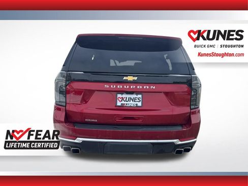 Used 2025 Chevrolet Suburban High Country AWD/4WD image 10