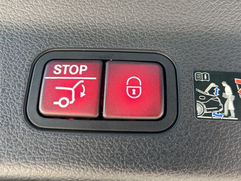 Certified 2025 Mercedes-Benz GLS 450 4MATIC image 13