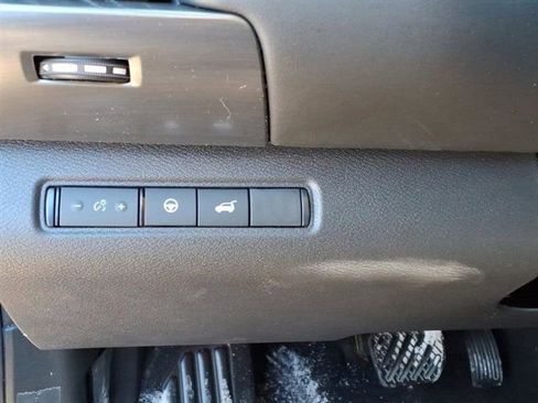 New 2026 Nissan Pathfinder SL image 18