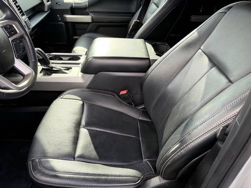 Used 2018 Ford F150 Lariat w/ Equipment Group 502A Luxury AWD/4WD image 9