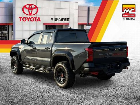 Used 2025 Toyota Tacoma TRD Pro AWD/4WD image 3