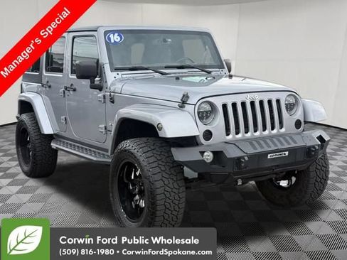 Used 2016 Jeep Wrangler Unlimited Sahara w/ Connectivity Group AWD/4WD image 1