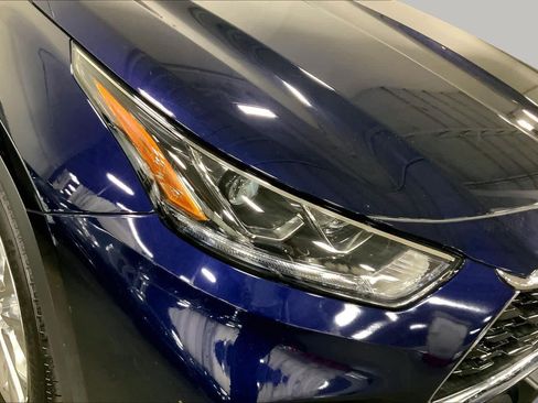 Used 2022 Toyota Highlander Limited AWD/4WD image 28