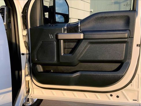 Used 2022 Ford F350 Platinum image 22