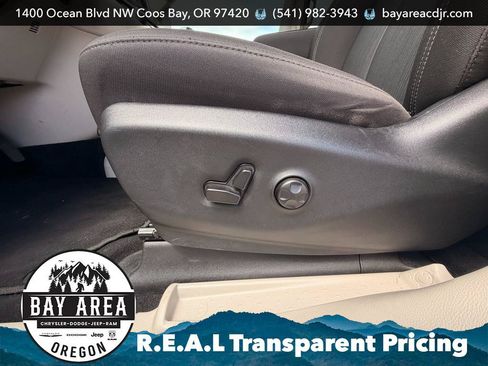 Used 2023 Chrysler Voyager LX FWD image 14