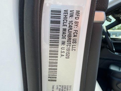 New 2026 Jeep Grand Cherokee Limited w/ Limited Altitude Package AWD/4WD image 18