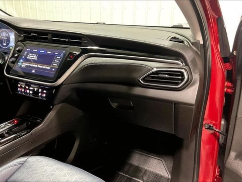 Used 2023 Chevrolet Bolt EUV LT w/ Convenience Package image 16