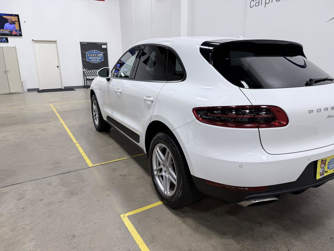 Used 2018 Porsche Macan AWD/4WD image 21