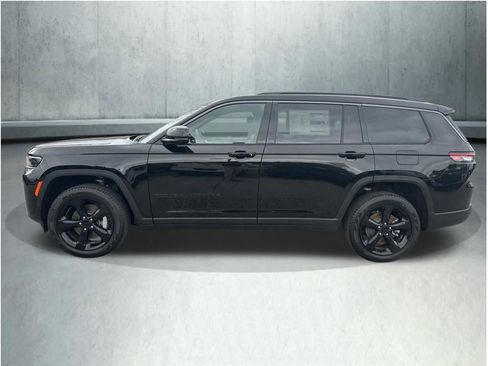 New 2026 Jeep Grand Cherokee L Limited w/ Limited Altitude Package AWD/4WD image 2