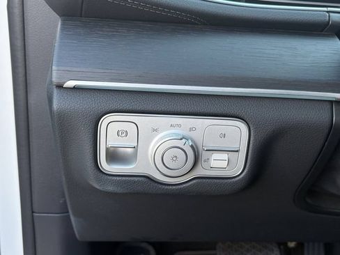 Used 2025 Mercedes-Benz GLS 450 4MATIC image 5