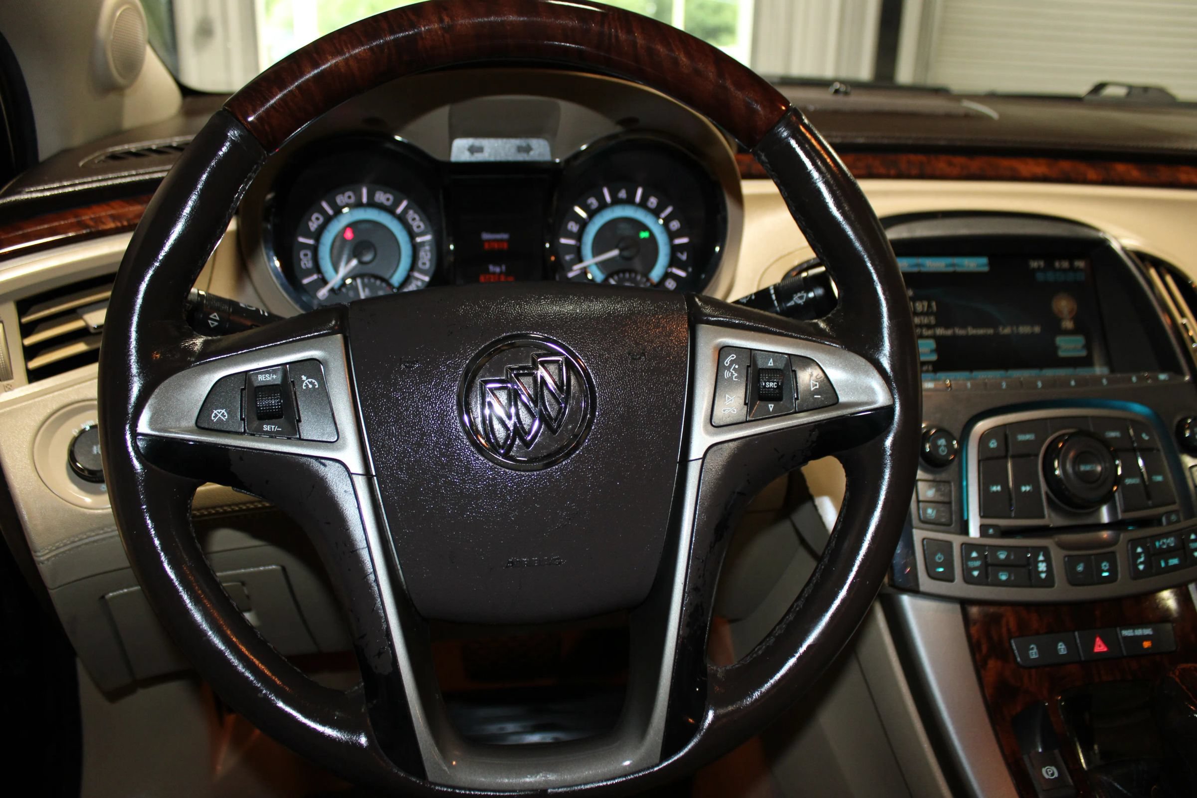 Used 2012 Buick LaCrosse Premium FWD image 11