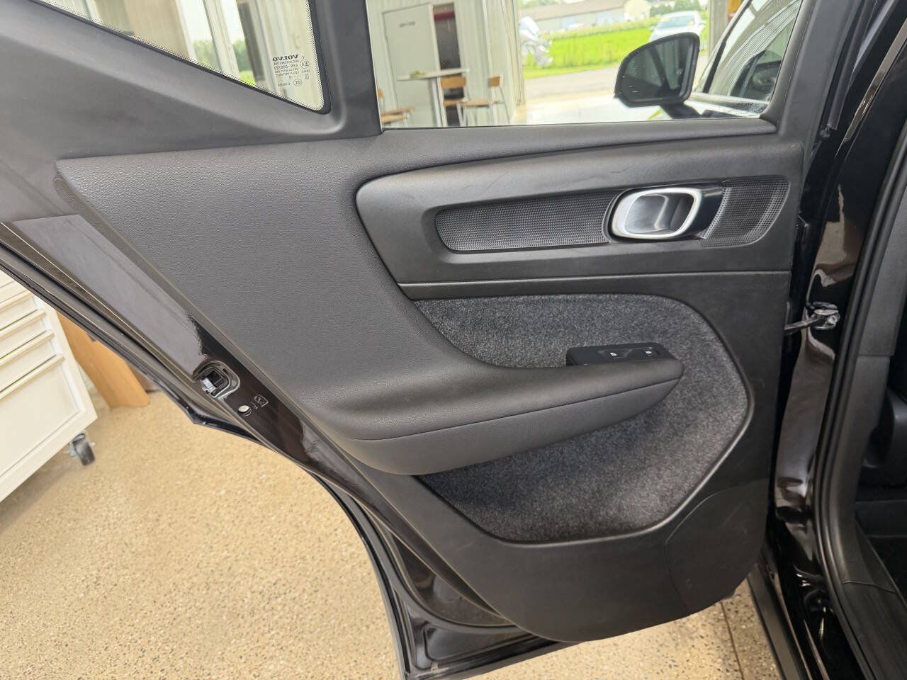 Used 2023 Volvo XC40 B4 Core FWD image 21
