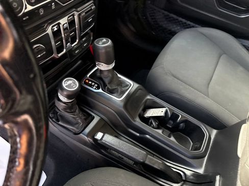 Used 2021 Jeep Wrangler Unlimited Sport AWD/4WD image 24