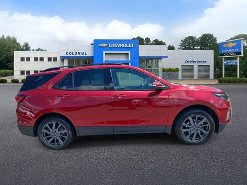 Used 2022 Chevrolet Equinox RS w/ RS Leather Package AWD/4WD image 3