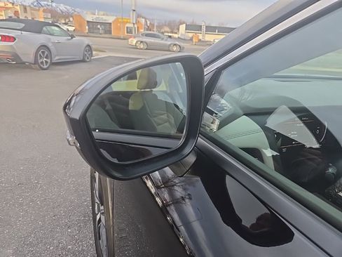 Used 2025 Nissan Rogue SL image 35