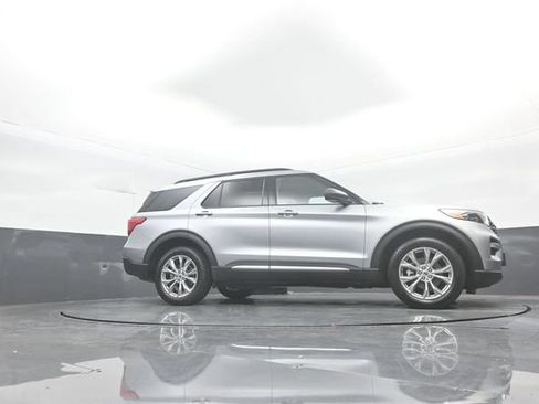 Certified 2023 Ford Explorer XLT w/ Equipment Group 202A AWD/4WD image 33