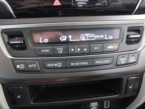 Used 2021 Honda Pilot Special Edition image 8
