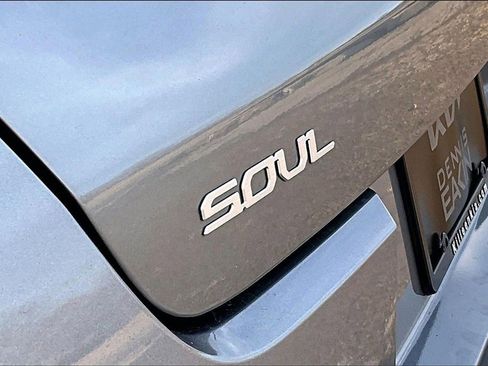 Certified 2025 Kia Soul EX image 32