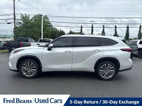 Used 2023 Toyota Highlander Platinum AWD/4WD image 21