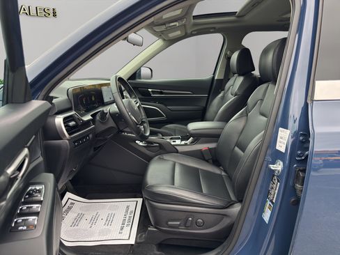 Used 2025 Kia Telluride S image 10