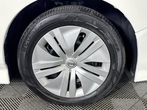 Used 2023 Nissan Leaf S image 31