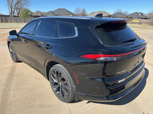 Used 2025 Toyota Crown Signia image 3