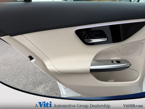 Used 2025 Mercedes-Benz C 300 4MATIC Sedan image 19