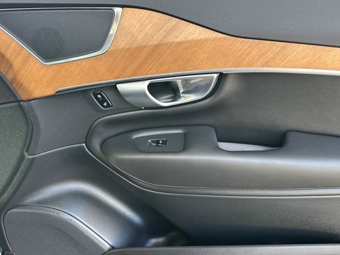Certified 2024 Volvo XC90 B5 Plus AWD/4WD image 21