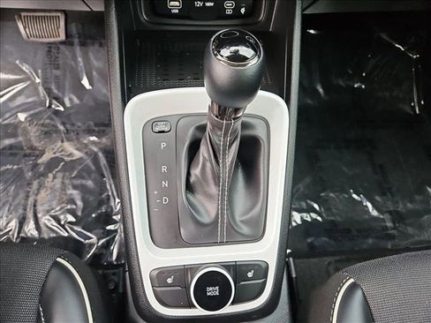 Certified 2025 Hyundai Venue Limited image 11