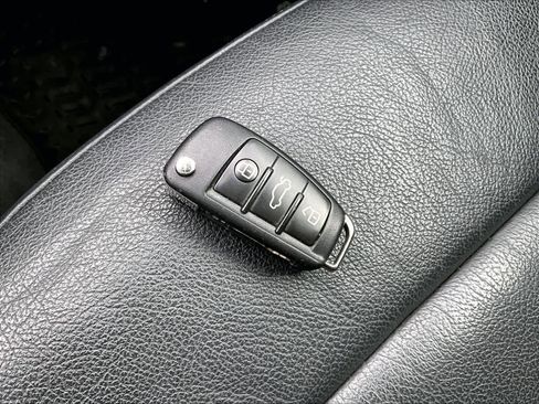 Used 2018 Audi Q3 2.0T Premium image 30