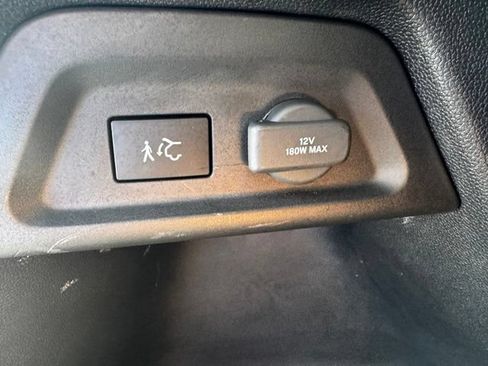 Used 2025 Honda Pilot Black Edition image 11