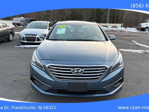 Used 2016 Hyundai Sonata SE image 2