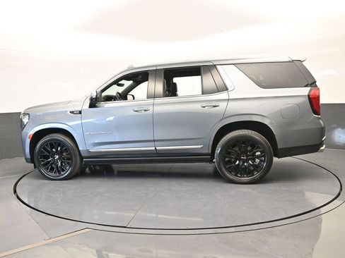 Used 2022 GMC Yukon Denali w/ Denali Premium Package image 3