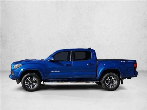 Used 2018 Toyota Tacoma TRD Sport w/ Technology Package image 8