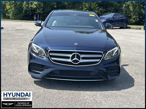 Used 2019 Mercedes-Benz E 300 image 2