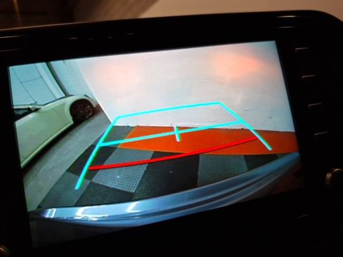 Used 2022 Toyota Highlander LE image 23