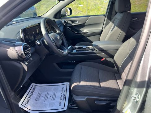 Used 2025 Chevrolet Equinox LT image 11