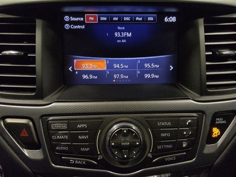 Used 2020 Nissan Pathfinder SL FWD image 25