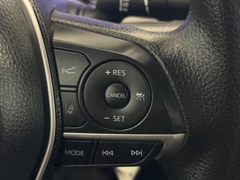 Used 2021 Toyota Camry LE image 22