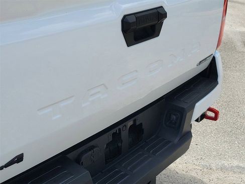 Used 2025 Toyota Tacoma TRD Off-Road image 6