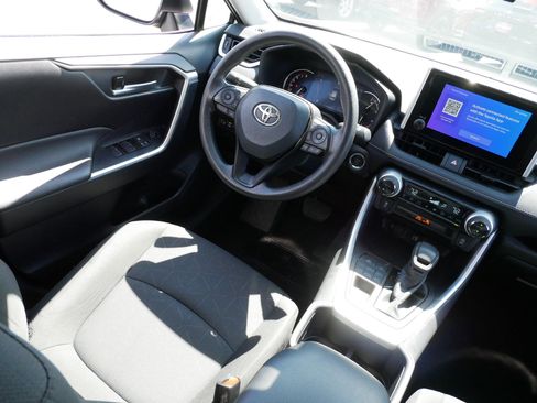 Certified 2025 Toyota RAV4 XLE AWD/4WD image 9