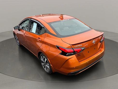 Used 2021 Nissan Versa SR w/ Convenience Package image 4