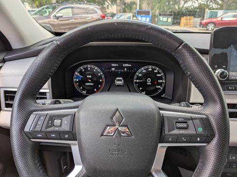 Used 2023 Mitsubishi Outlander SEL FWD image 25