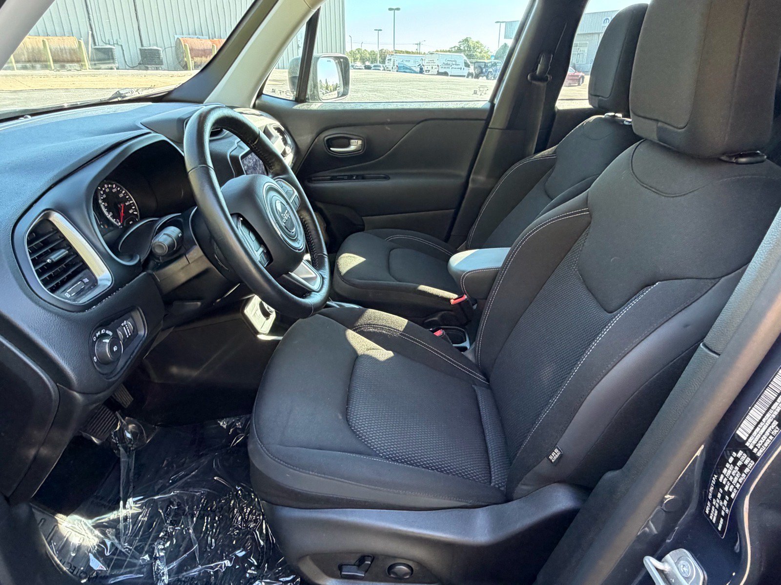 Used 2023 Jeep Renegade Latitude w/ Premium Group AWD/4WD image 23