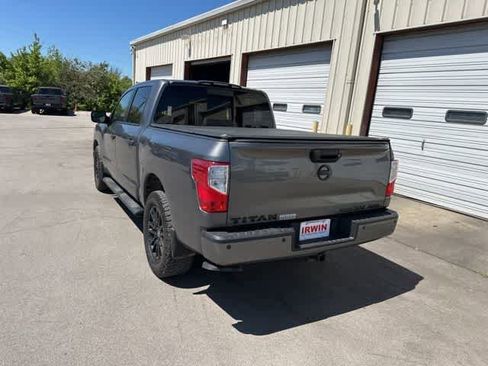 Used 2019 Nissan Titan SV w/ SV Convenience Package image 16